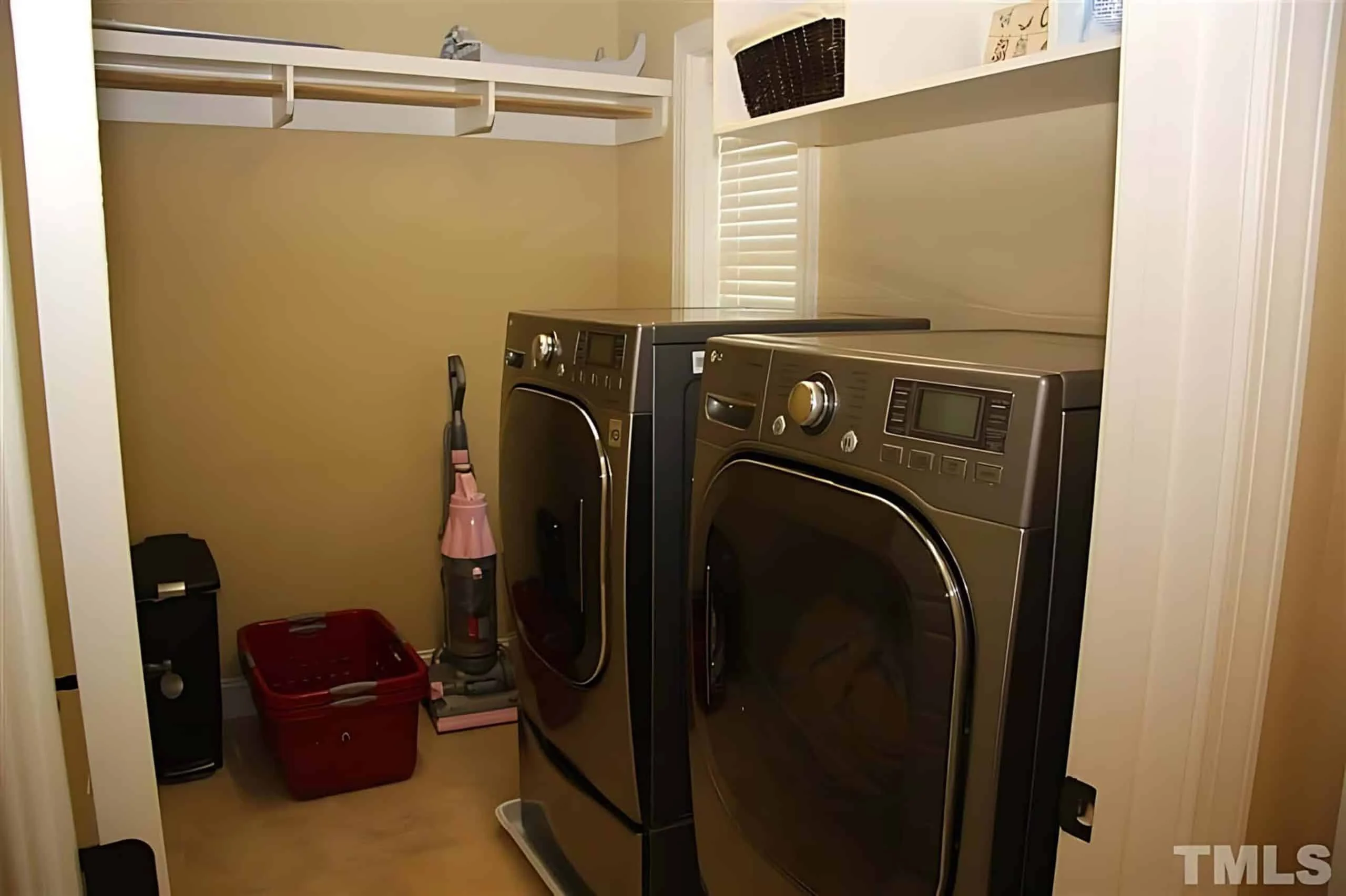 10-1678 HOUSE PLAN - Modern 2-Story House Plan with 4 Bedrooms, CAD Floor Blueprint 19 Modern 2-Story house Plan with 4 Bedrooms, CAD Floor Blueprint