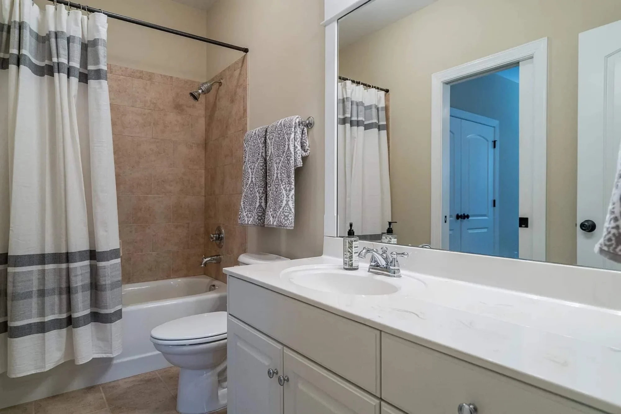 Customizable house Blueprint with CAD Designs and Open Floor Plans