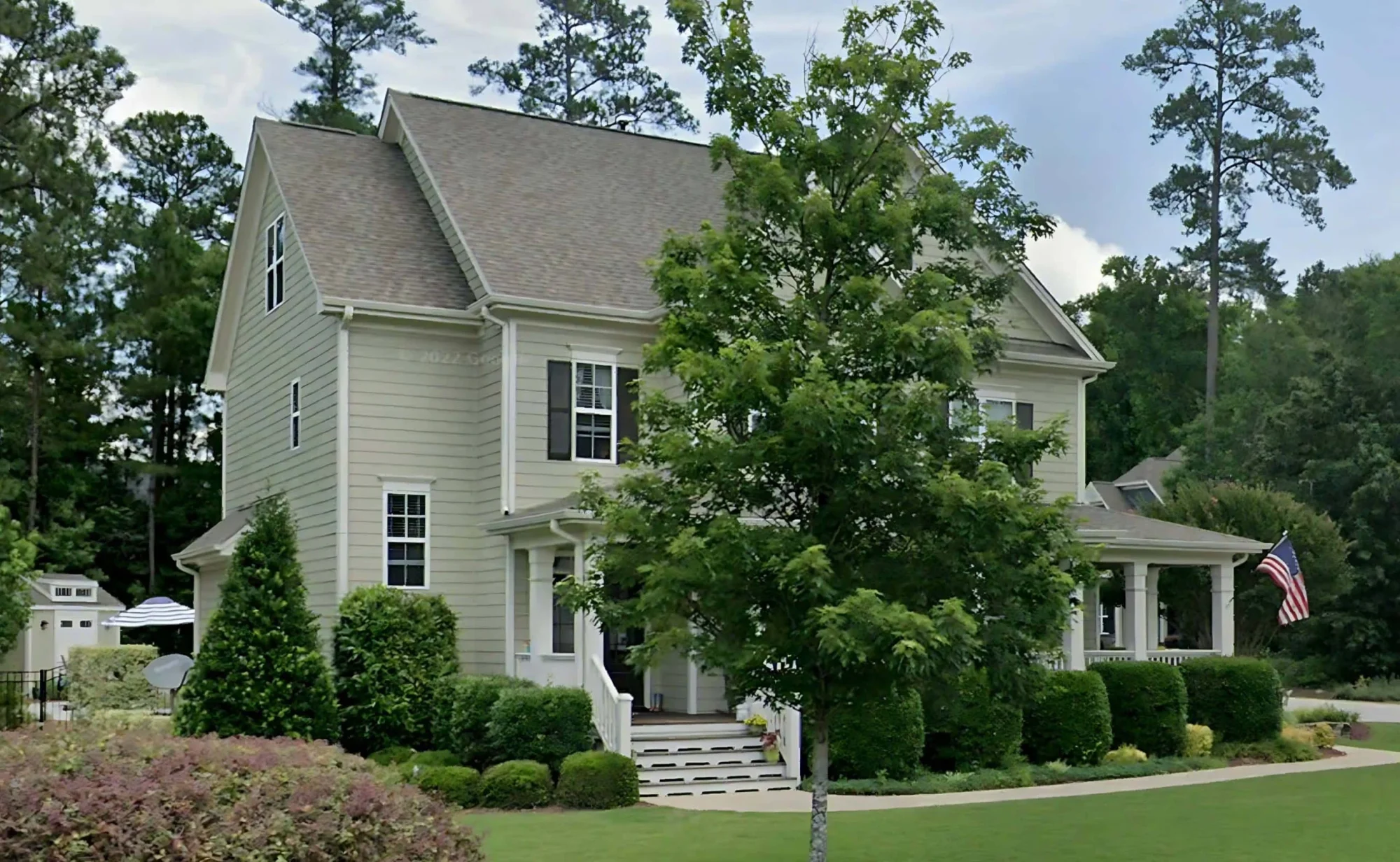 Elegant 5-Bedroom house Floor Plan with Colonial Designs