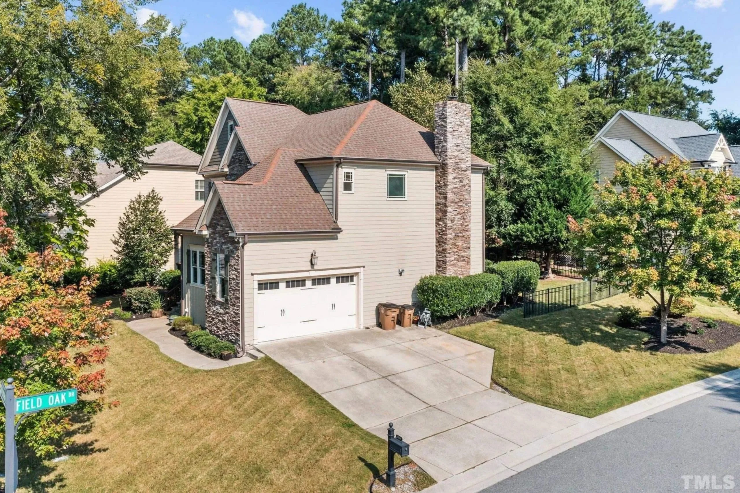 10-1276 HOUSE PLAN - European Craftsman House Plan – 3 Beds, 2,580 Sq Ft, Stone & Board-and-Batten Design 4 Spacious Craftsman house Plan with CAD Blueprints & Designs