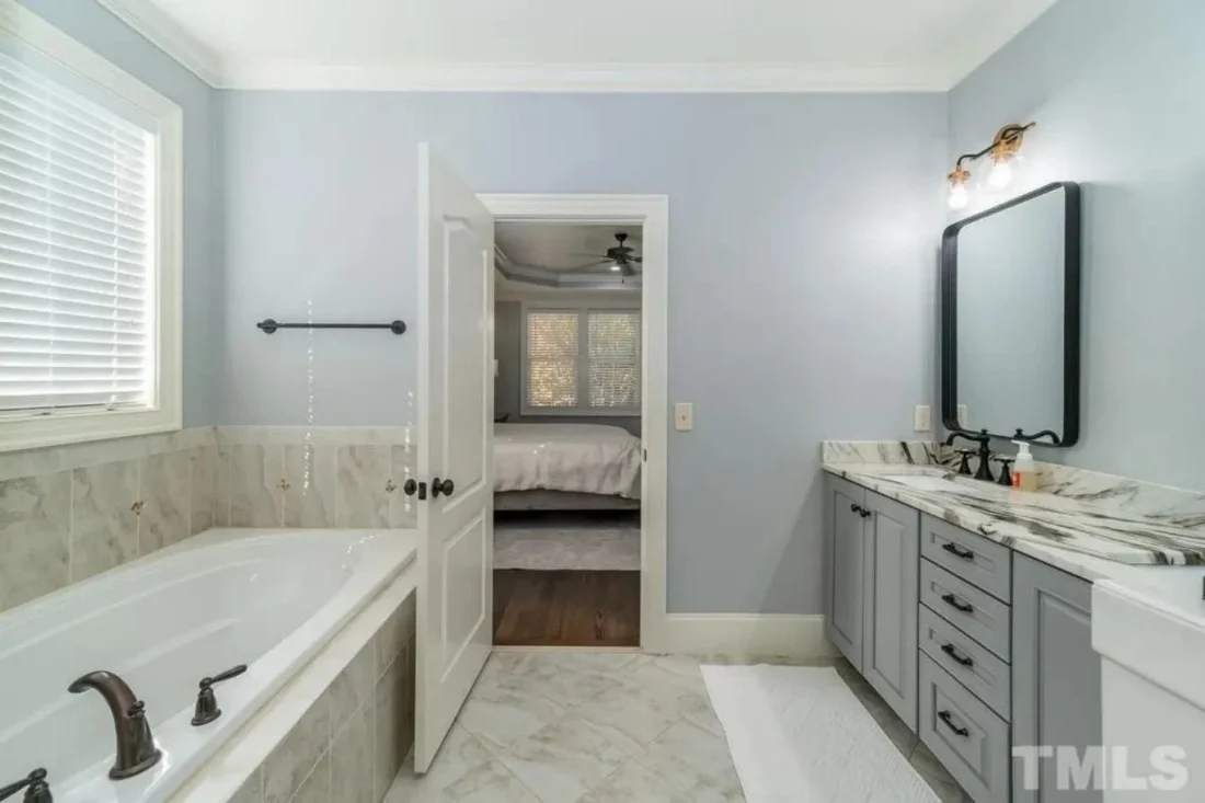 Modern Craftsman house Plan with 4 Bedrooms and Open Designs