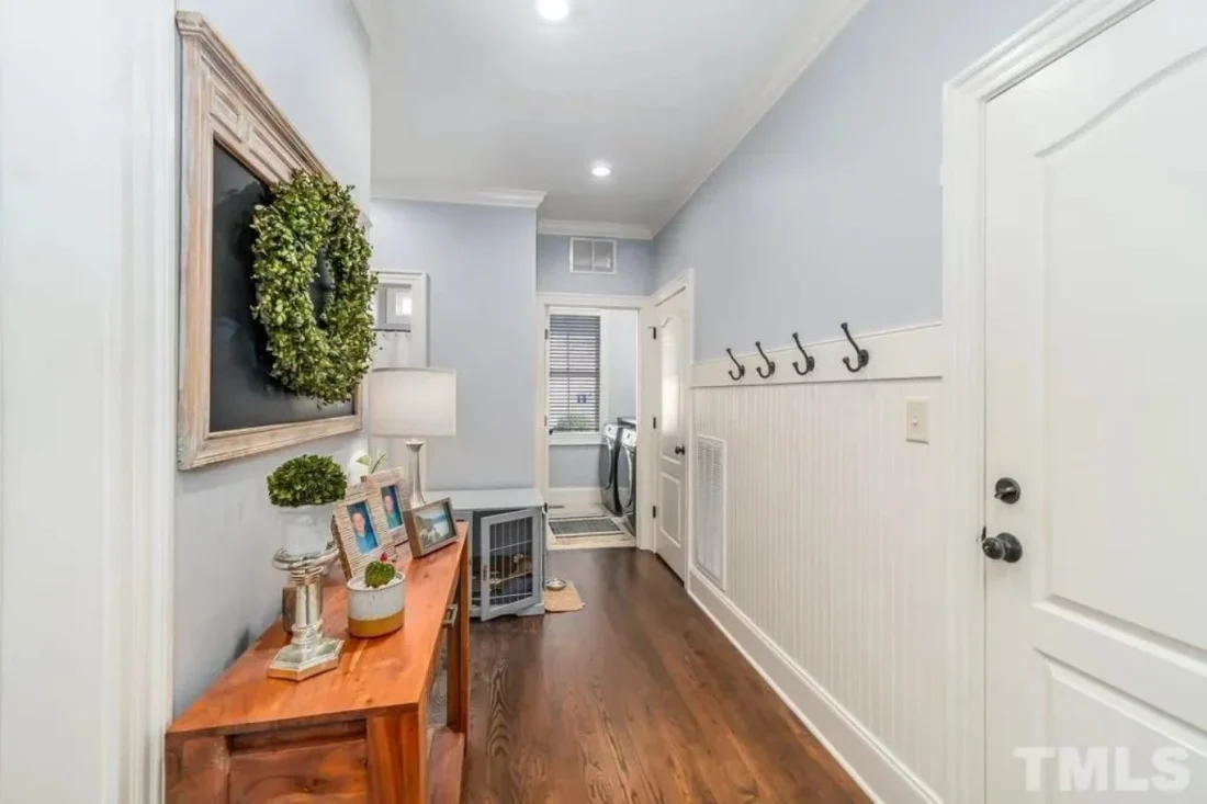 Modern Craftsman house Plan with 4 Bedrooms and Open Designs