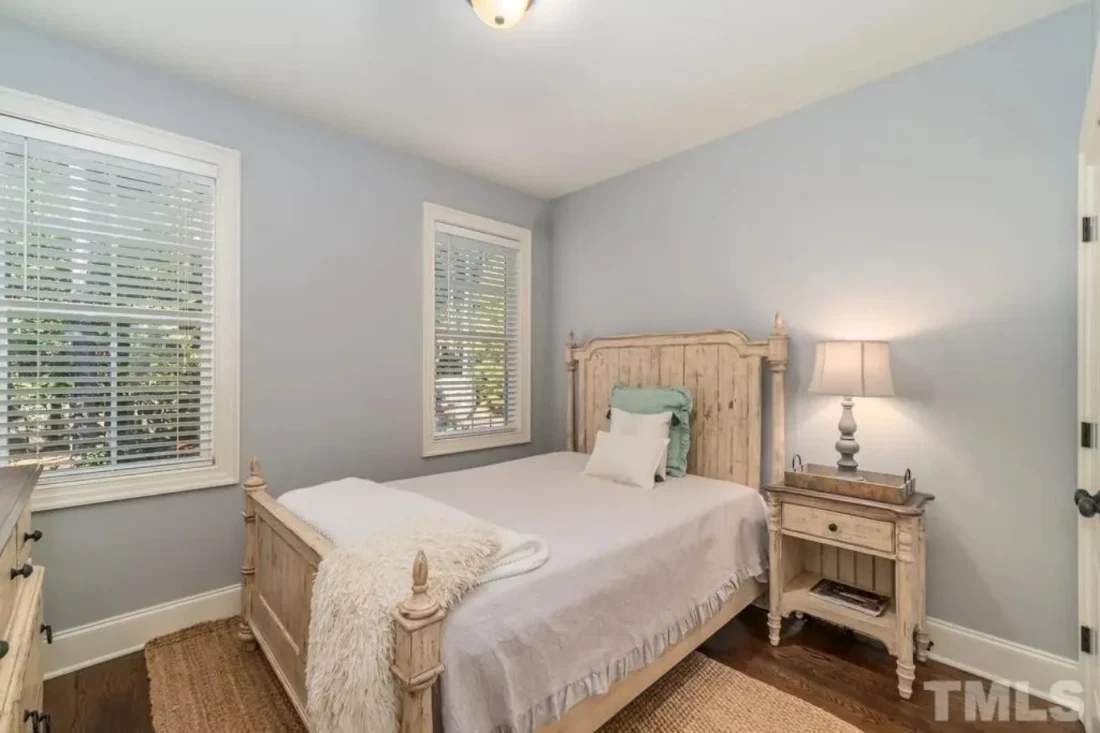 Modern Craftsman house Plan with 4 Bedrooms and Open Designs