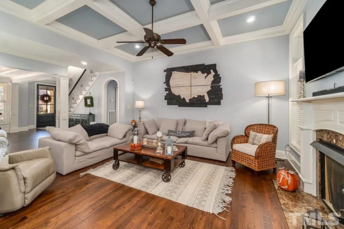 Modern Craftsman house Plan with 4 Bedrooms and Open Designs