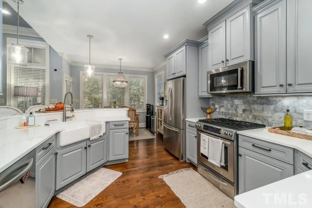 Modern Craftsman house Plan with 4 Bedrooms and Open Designs