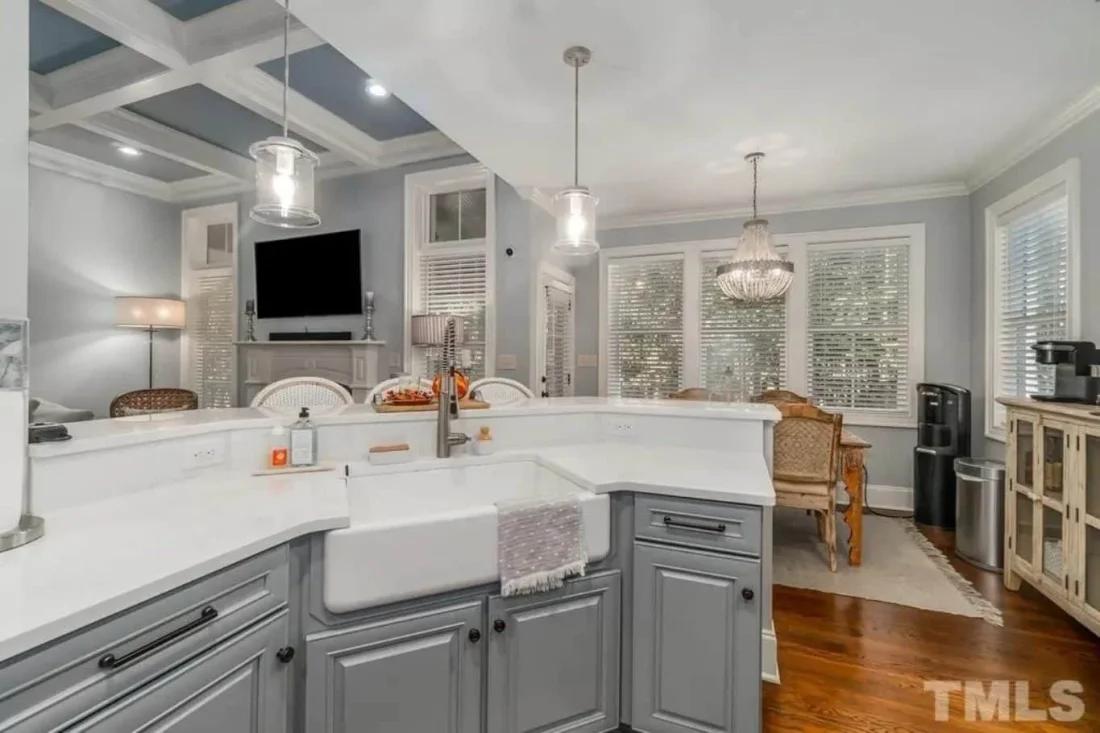 Modern Craftsman house Plan with 4 Bedrooms and Open Designs