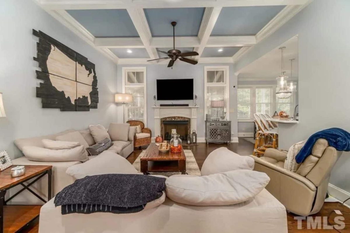 Modern Craftsman house Plan with 4 Bedrooms and Open Designs