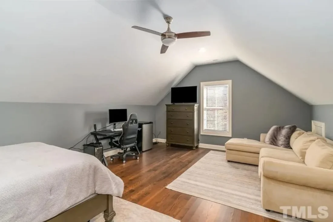 Modern Craftsman house Plan with 4 Bedrooms and Open Designs