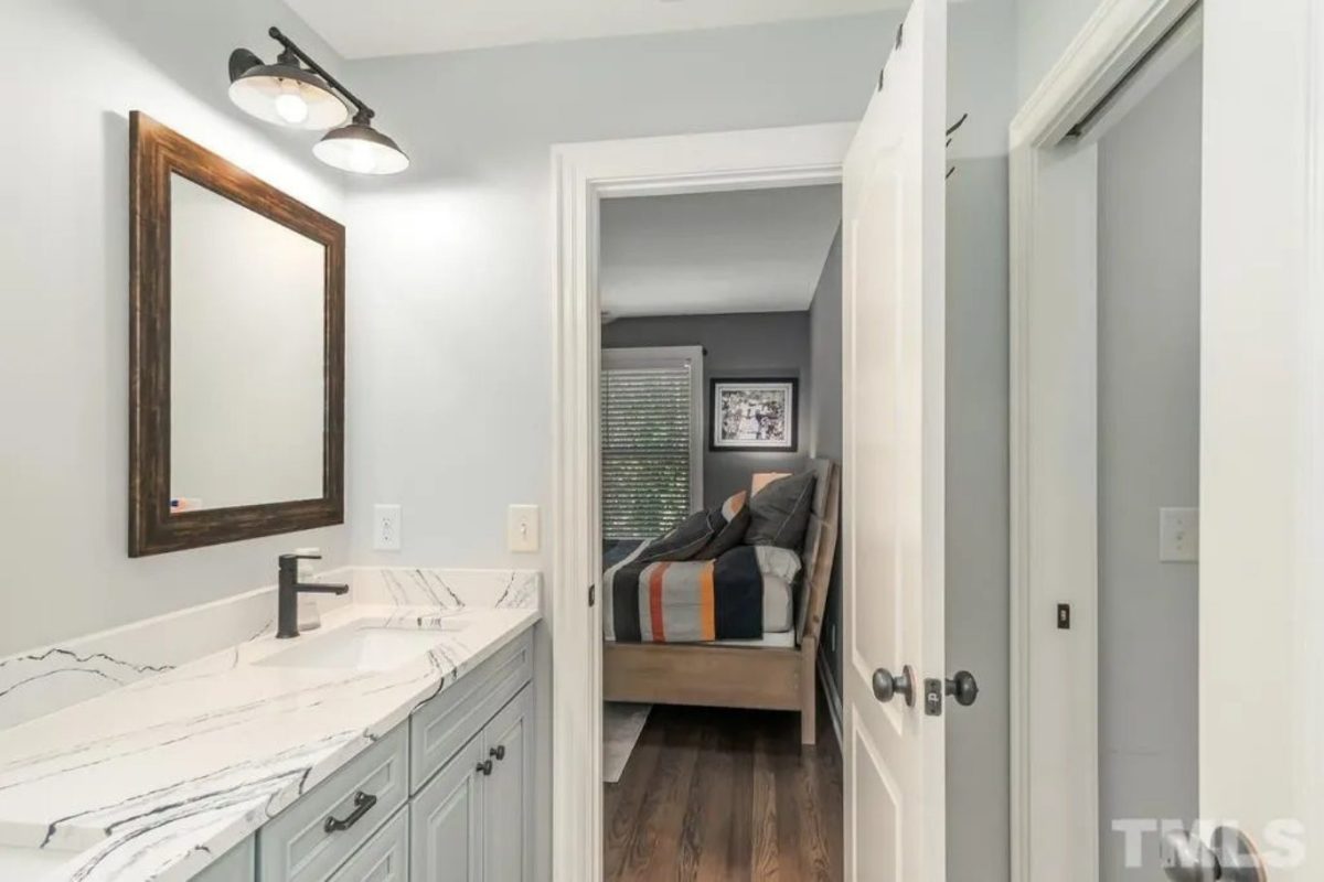 Modern Craftsman house Plan with 4 Bedrooms and Open Designs