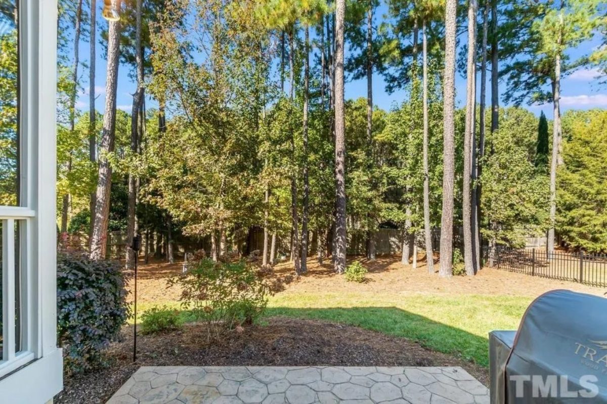 Modern Craftsman house Plan with 4 Bedrooms and Open Designs