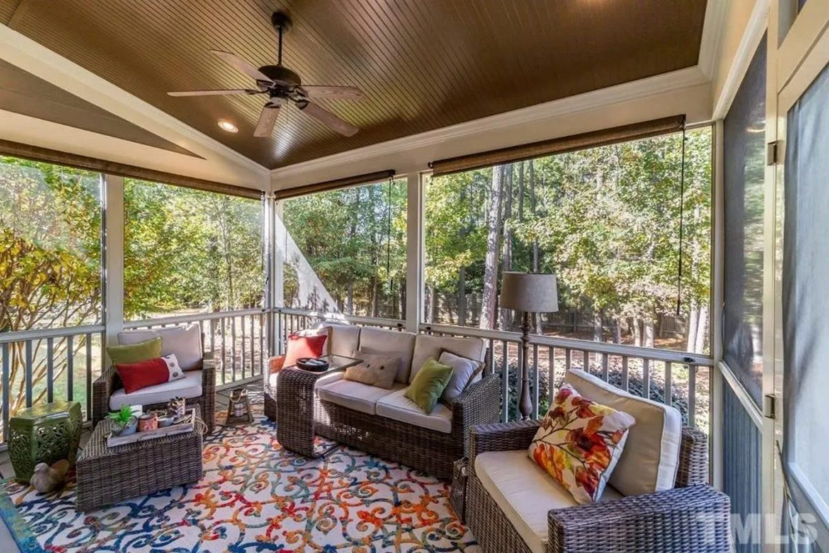 Modern Craftsman house Plan with 4 Bedrooms and Open Designs