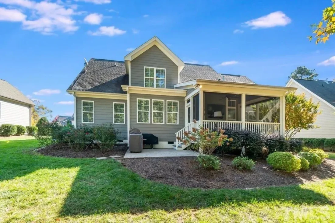 Modern Craftsman house Plan with 4 Bedrooms and Open Designs