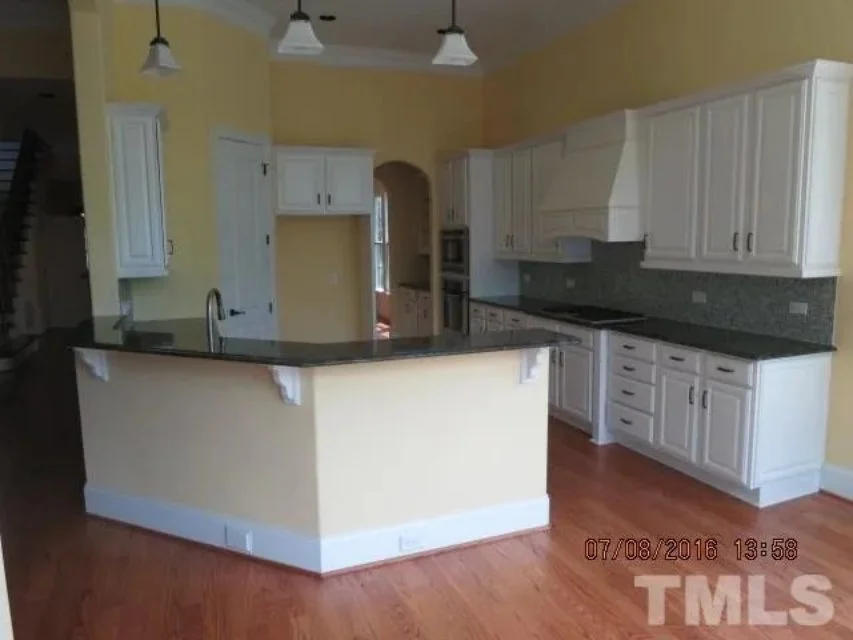 3195 Sq Ft