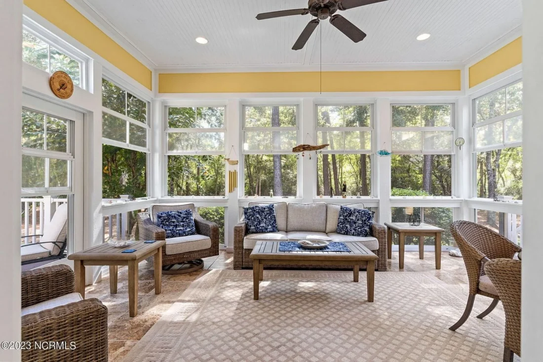 Elegant 2-Story house Plan with CAD Designs and Colonial Style