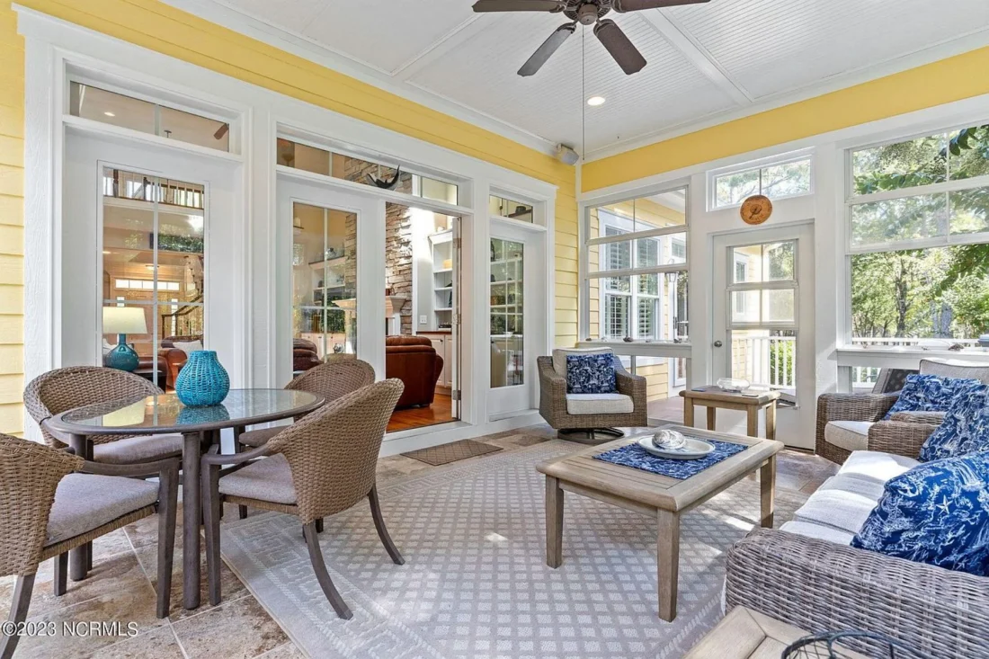 Elegant 2-Story house Plan with CAD Designs and Colonial Style