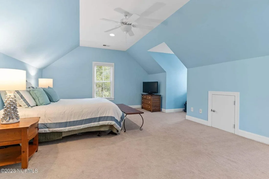 Elegant 2-Story house Plan with CAD Designs and Colonial Style