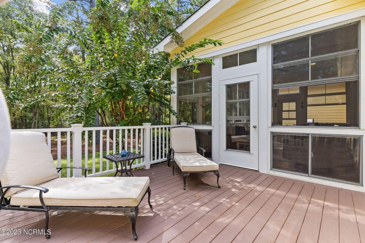 Elegant 2-Story house Plan with CAD Designs and Colonial Style