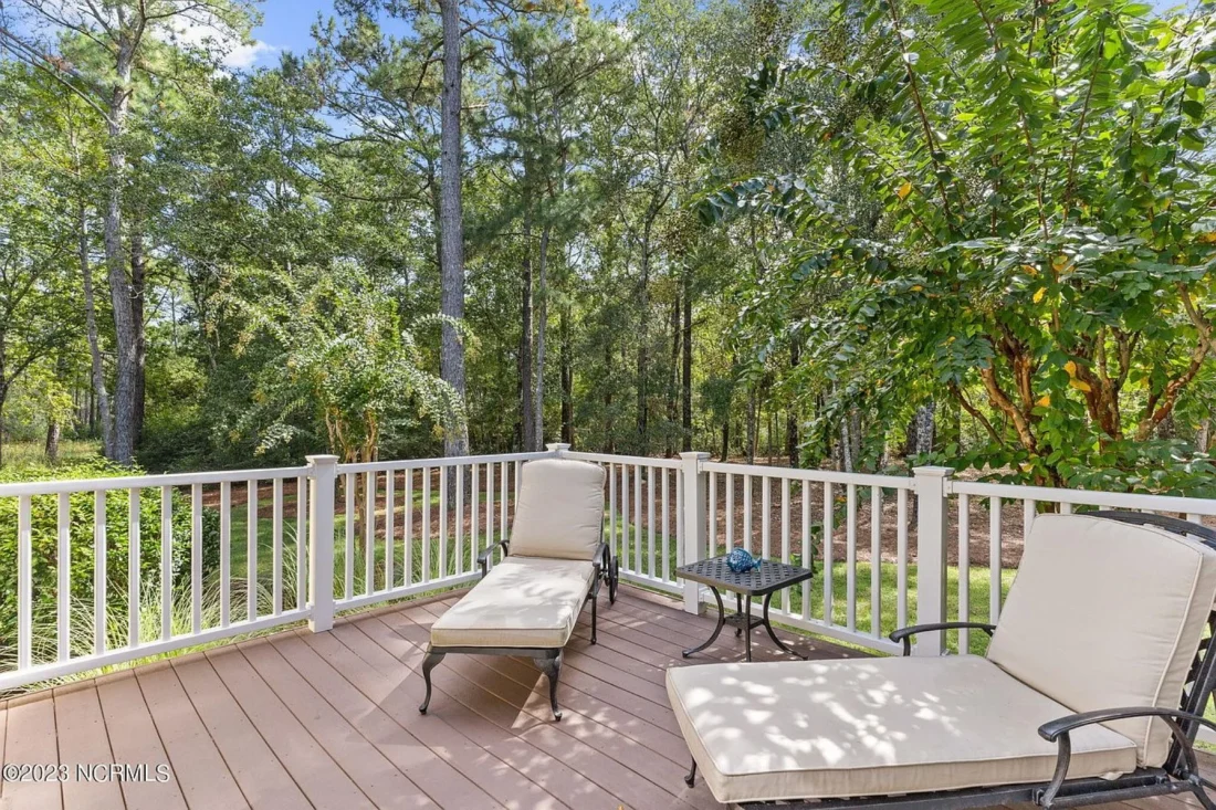 Elegant 2-Story house Plan with CAD Designs and Colonial Style