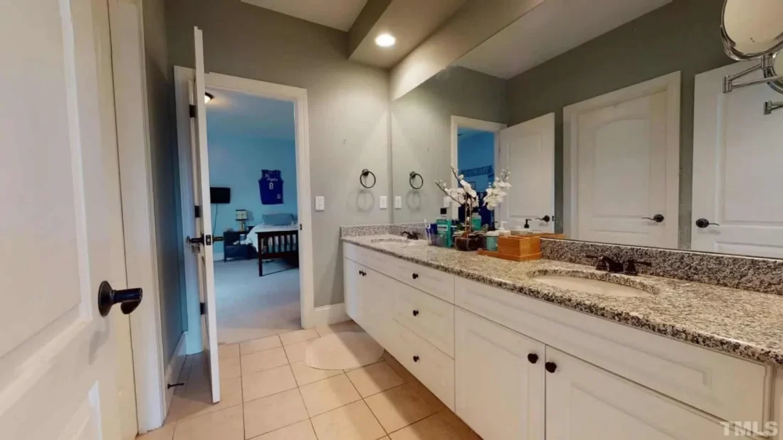 Craftsman house Plan with Spacious Floor Design and CAD Blueprints