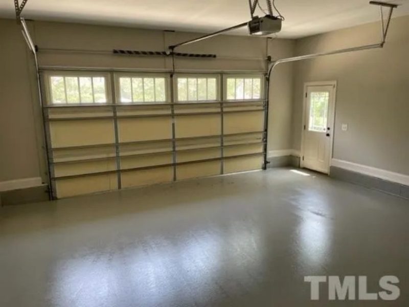 Craftsman house Plan with 4 Bedrooms and Vaulted Ceilings - CAD Design