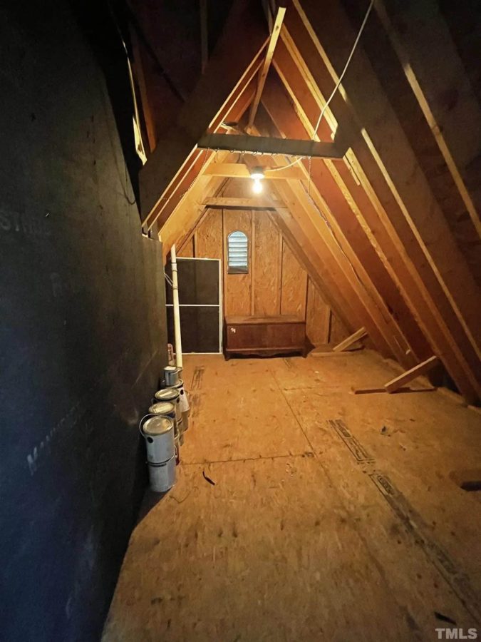 Craftsman house Plan with 4 Bedrooms and Vaulted Ceilings - CAD Design