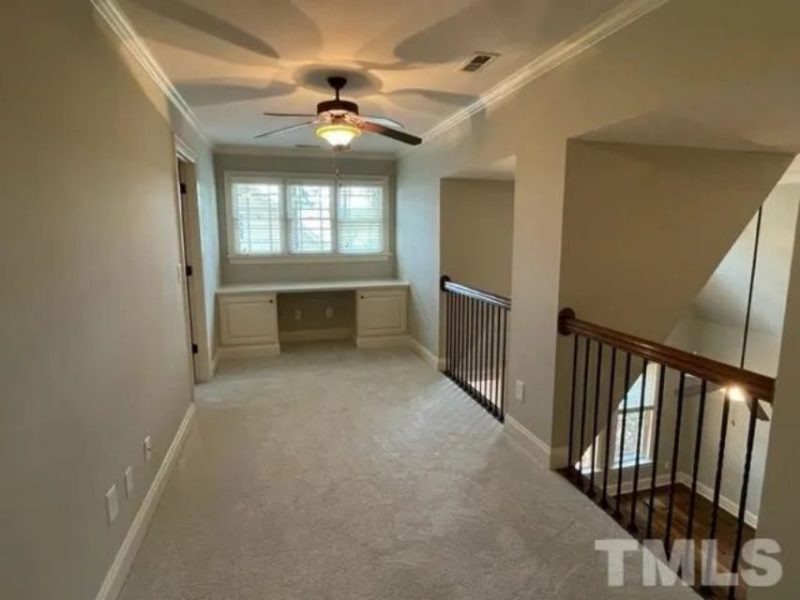 Craftsman house Plan with 4 Bedrooms and Vaulted Ceilings - CAD Design