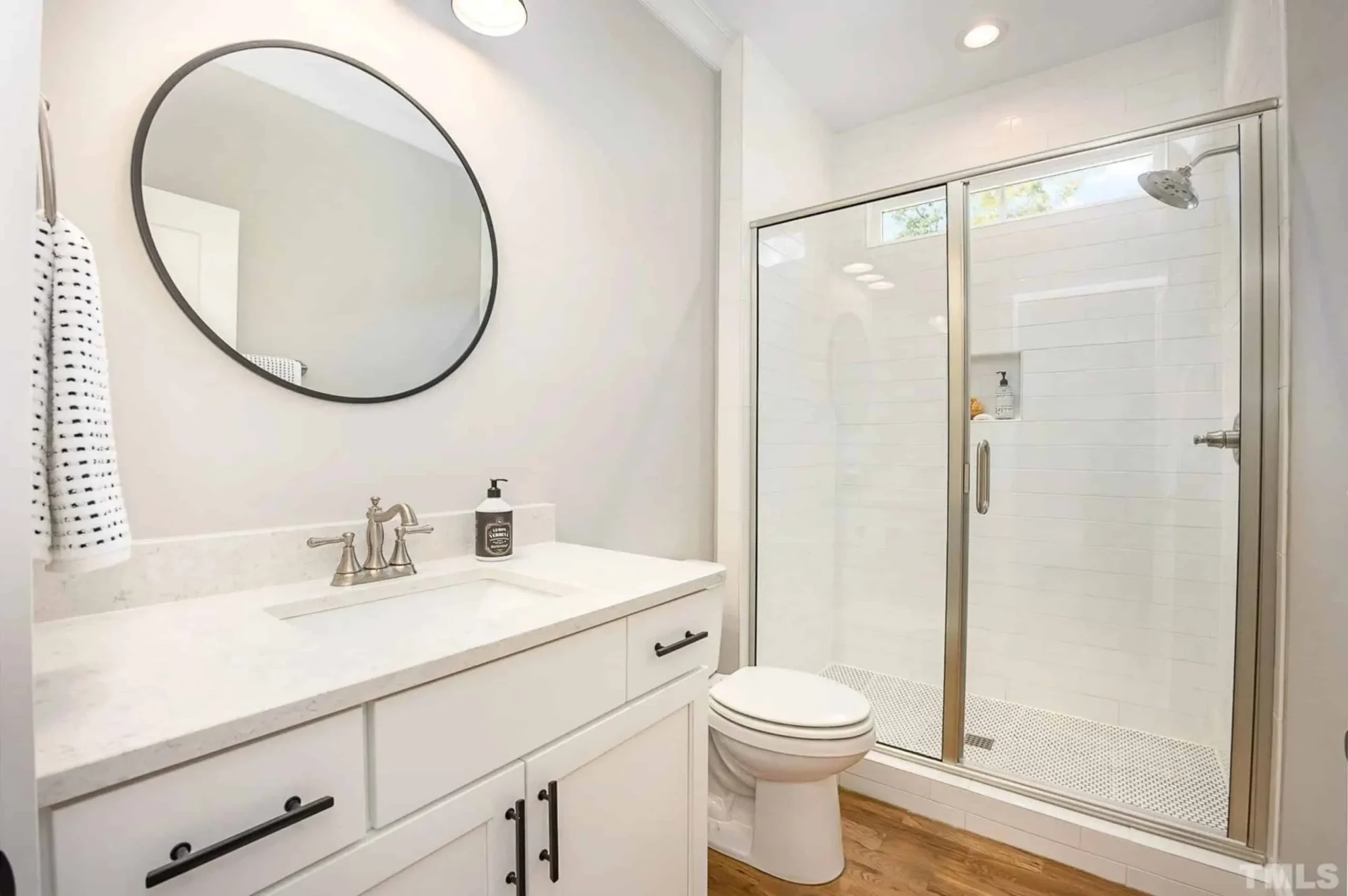 Custom Transitional house Plan with 4 Bedrooms and Elegant Features