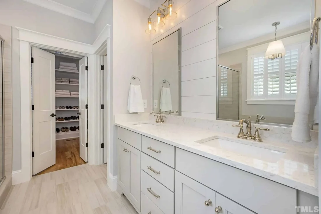 Custom Transitional house Plan with 4 Bedrooms and Elegant Features