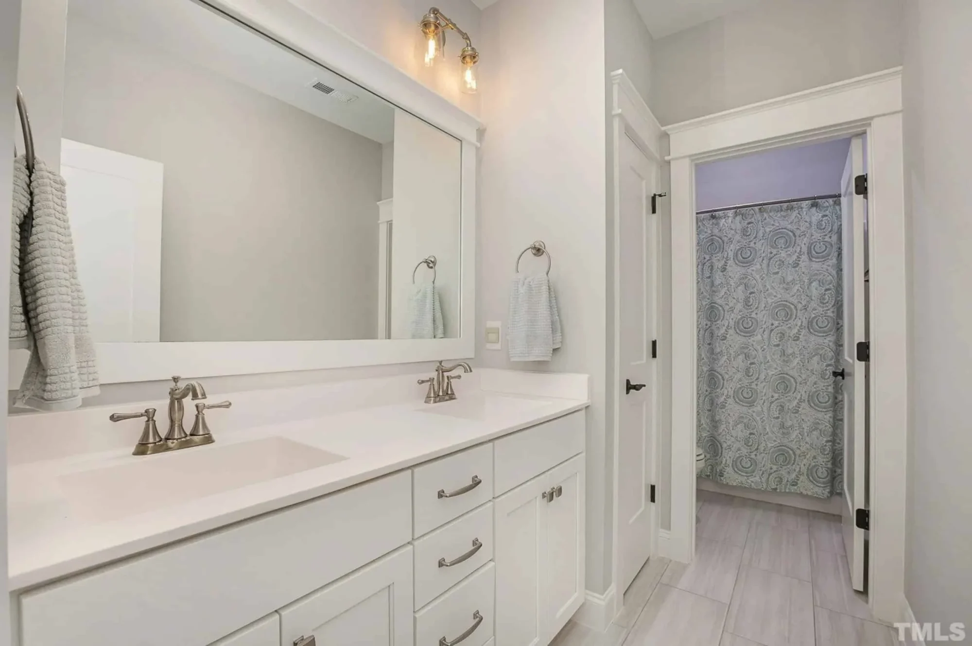 Custom Transitional house Plan with 4 Bedrooms and Elegant Features