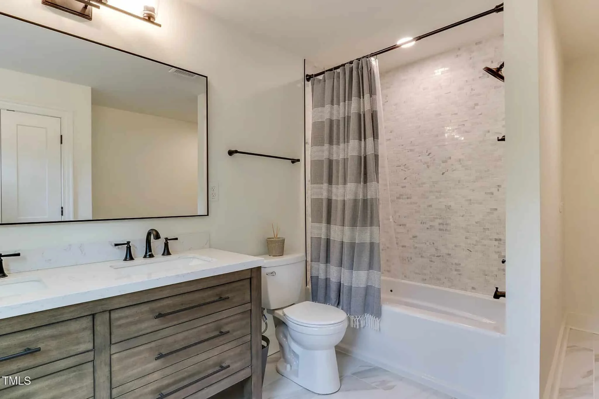 20-1150 HOUSE PLAN - Charming 4-Bedroom House Plan with CAD Floor Designs 28 Charming 4-Bedroom house Plan with CAD Floor Designs