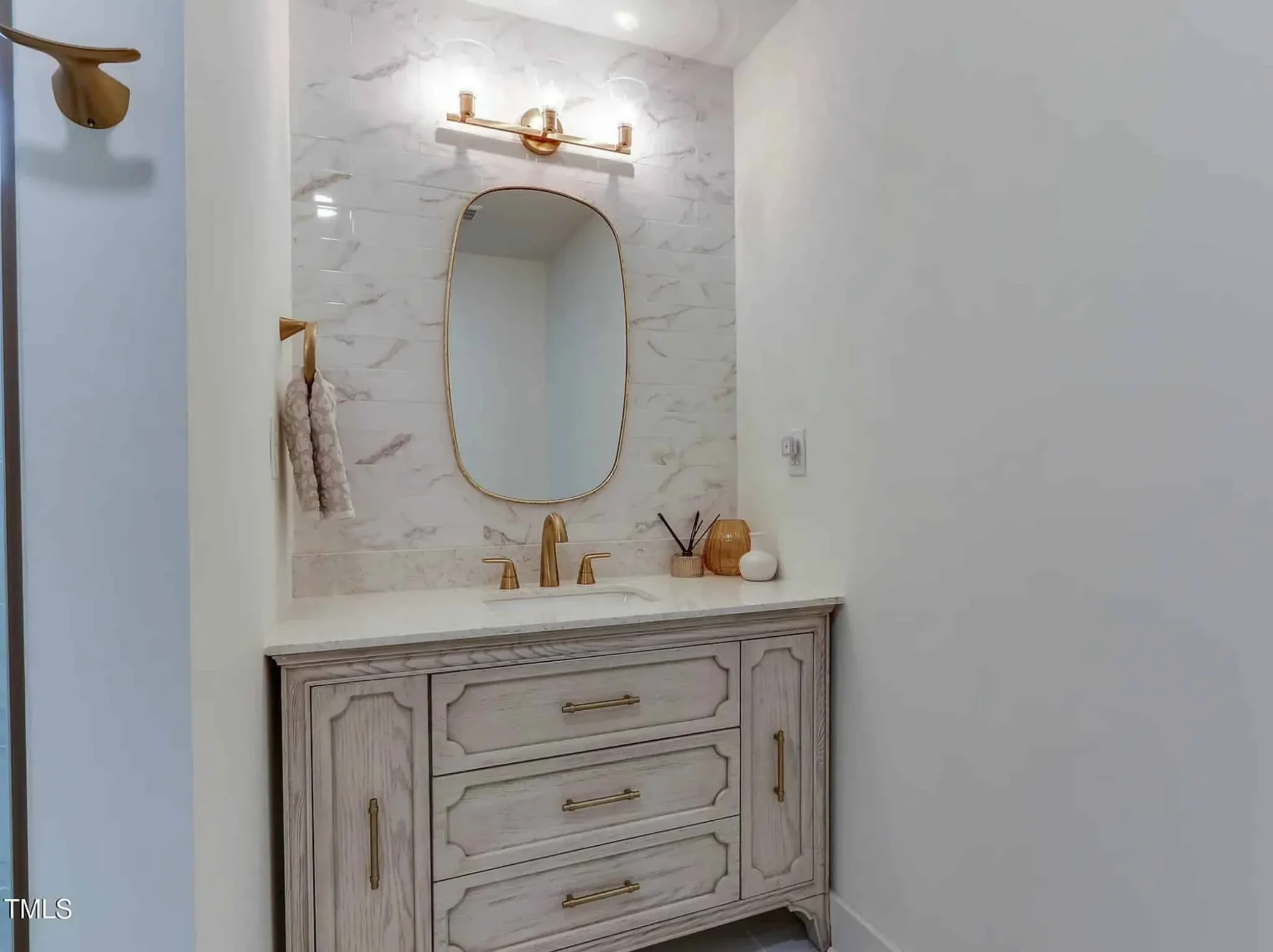 Charming 4-Bedroom house Plan with CAD Floor Designs