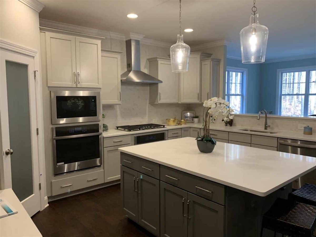 Craftsman house Plan with 4 Bedrooms, Spacious CAD Designs