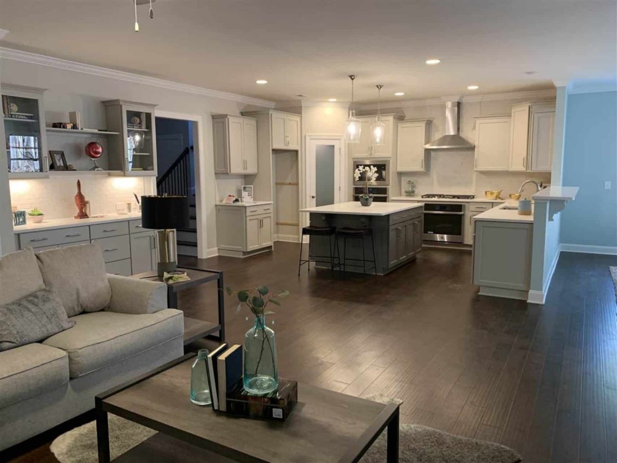 Craftsman house Plan with 4 Bedrooms, Spacious CAD Designs