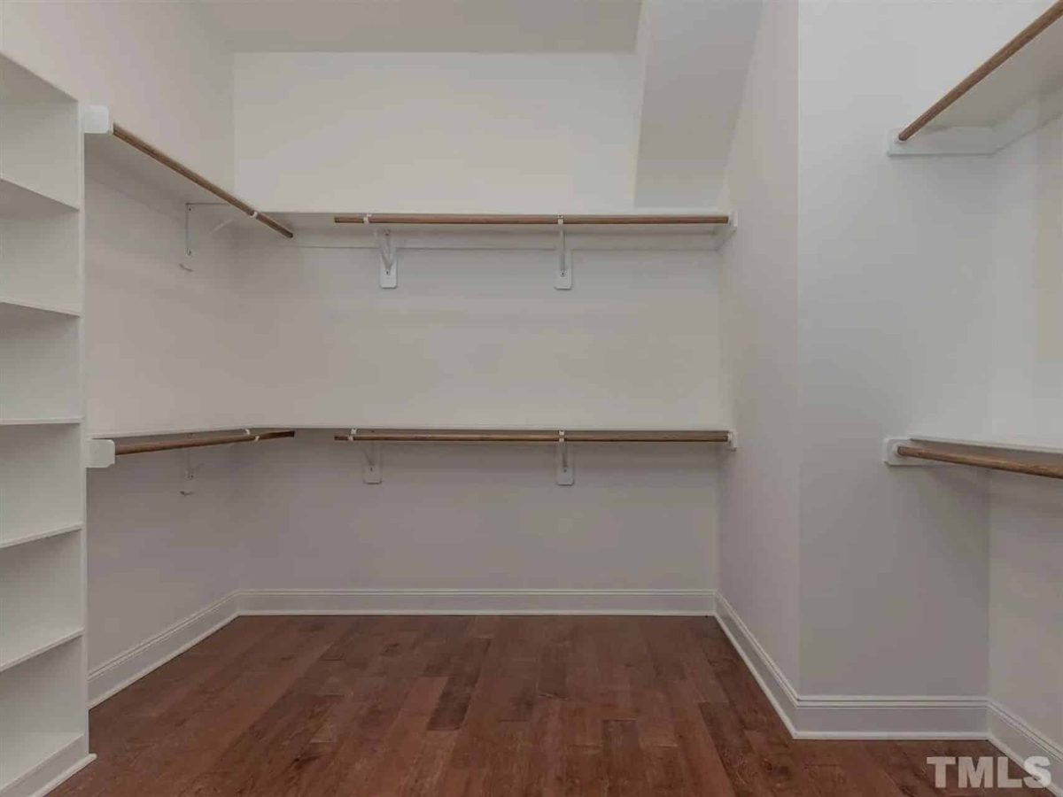 Modern Farmhouse house Plan with Spacious Floor Design