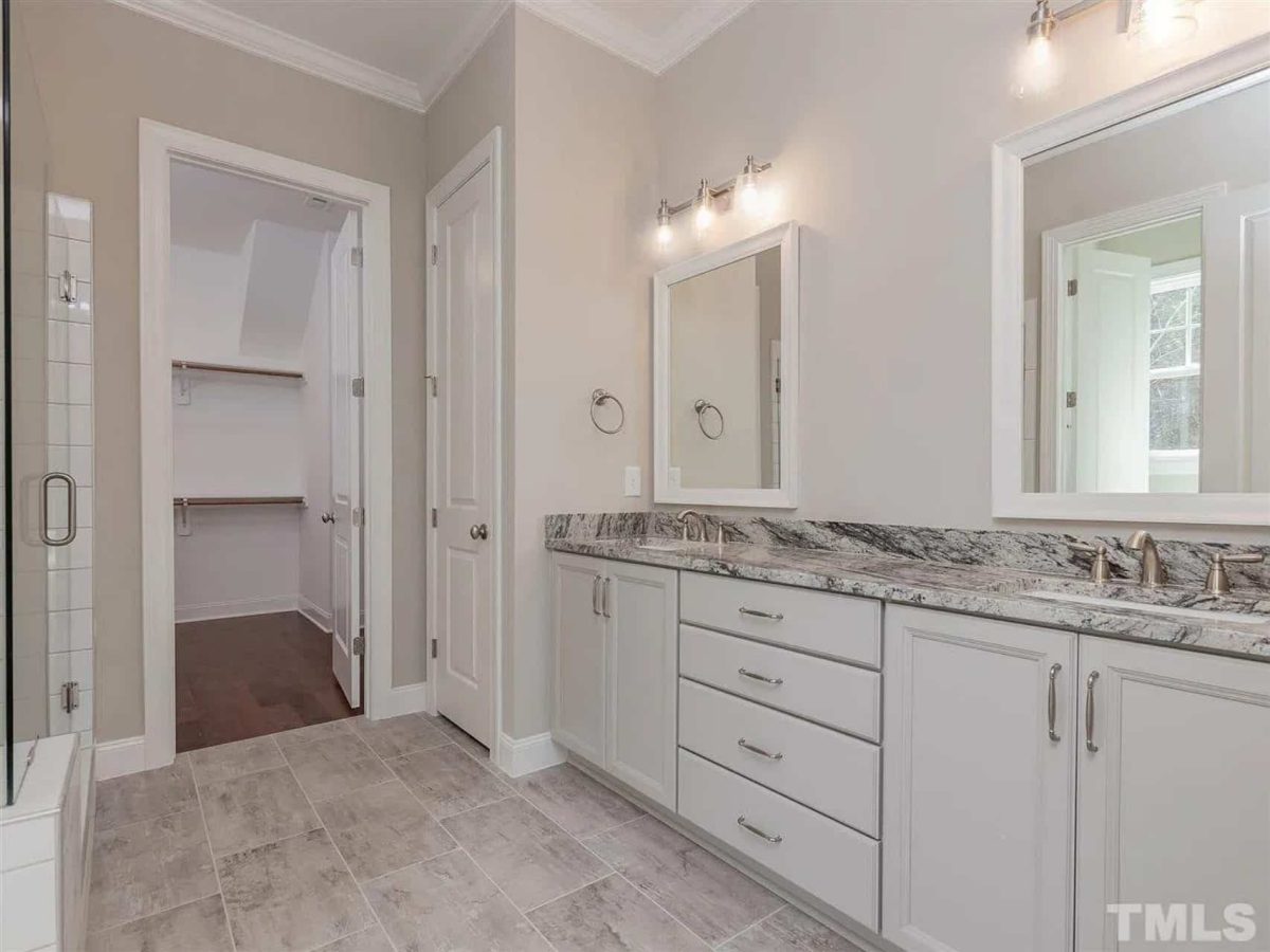 Modern Farmhouse house Plan with Spacious Floor Design