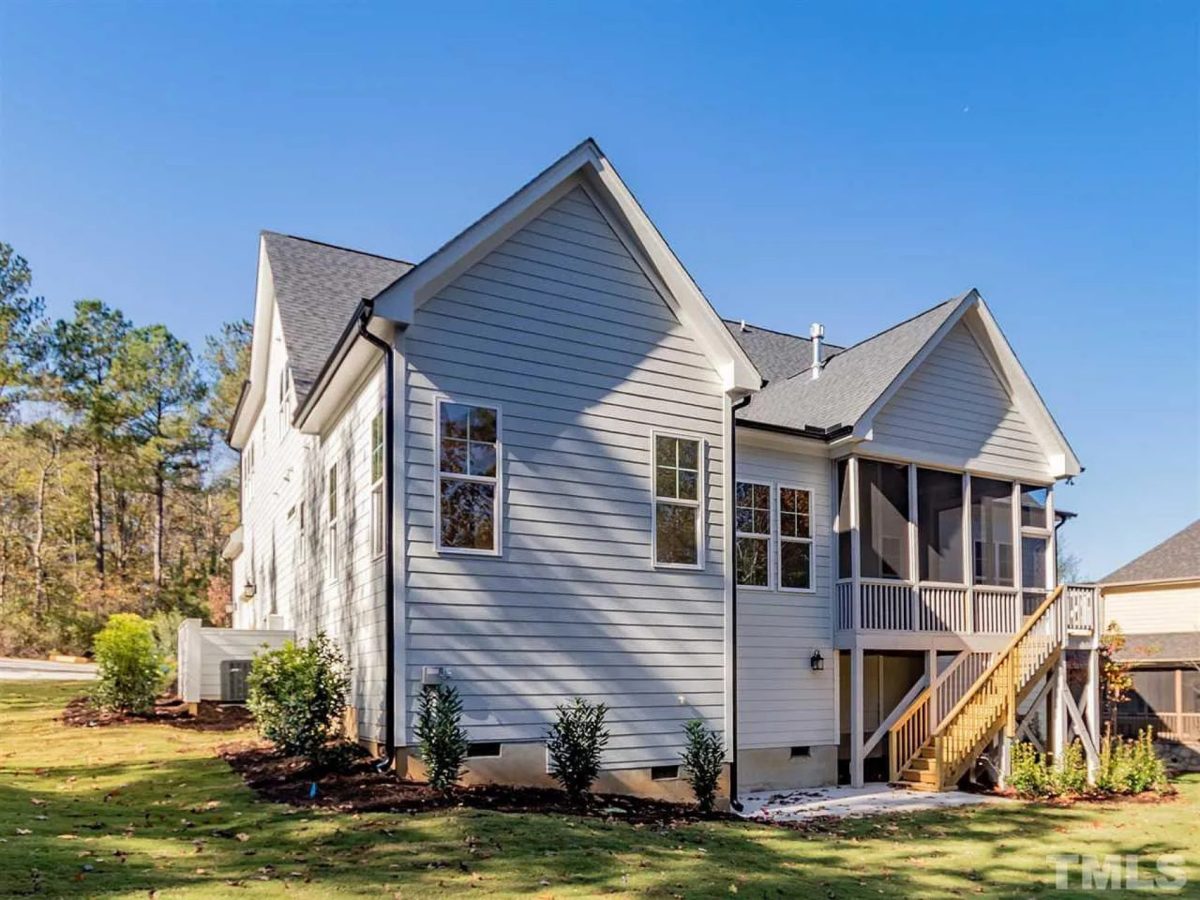 Modern Farmhouse house Plan with Spacious Floor Design