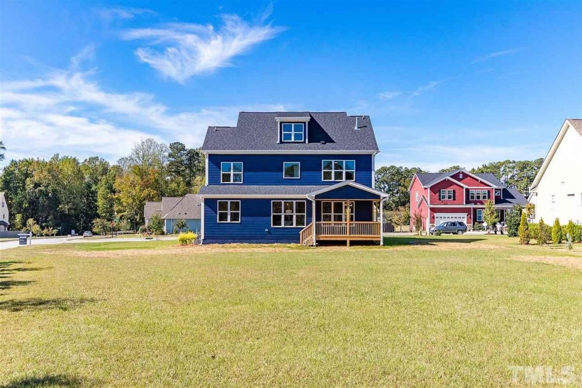 Modern 2.5 Story house Plan with CAD Blueprint Designs