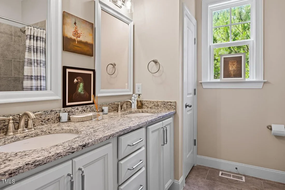 Charming house Floor Plan with CAD Designs and Blueprint