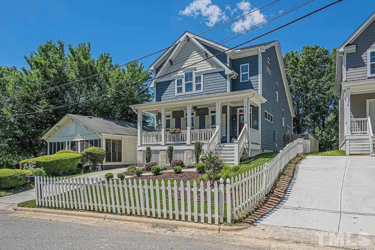 Elegant Craftsman house Plan with 3 Bedrooms & 2 Floor Designs