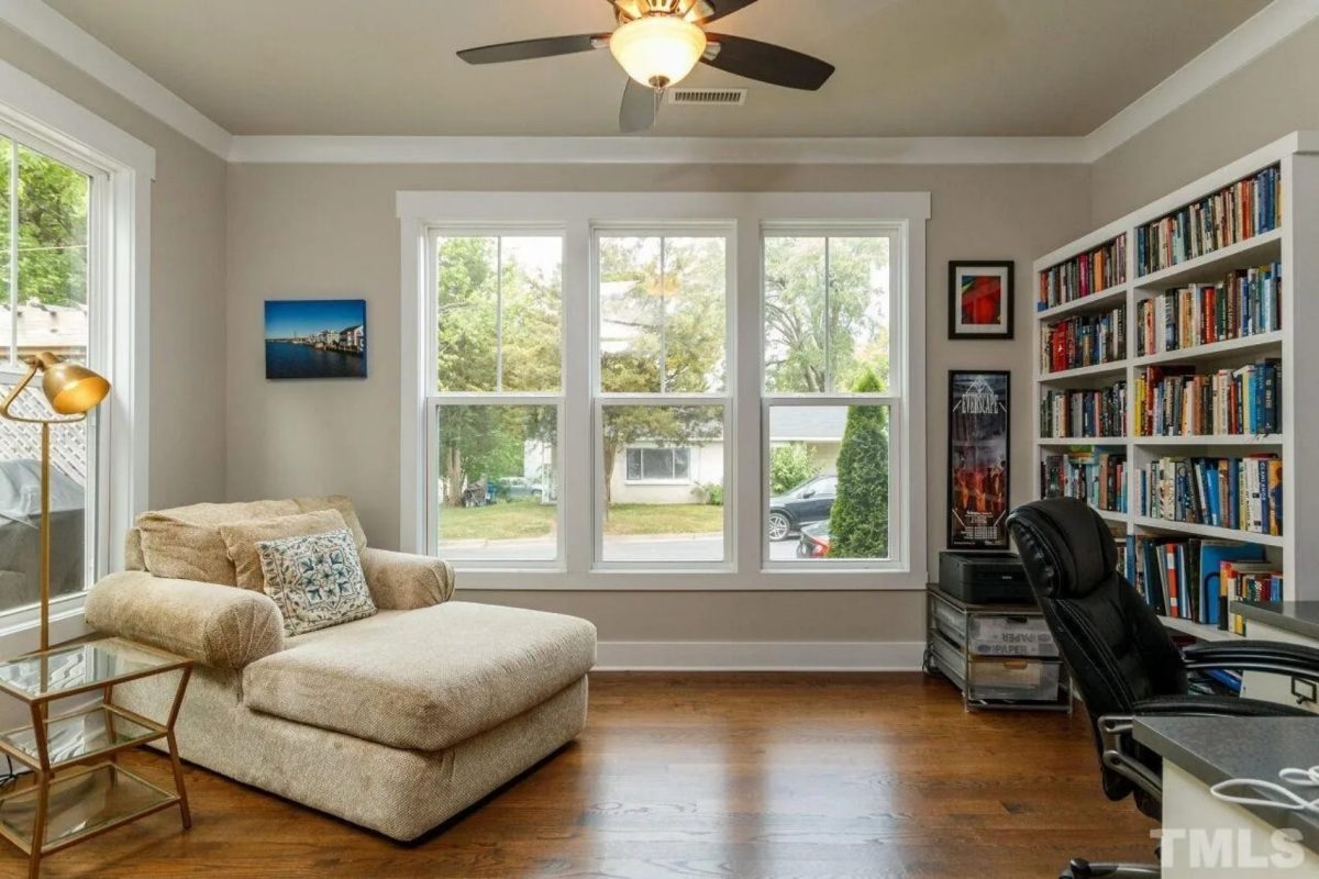 Modern Craftsman house Plan: Stunning Architecture & Floor Design