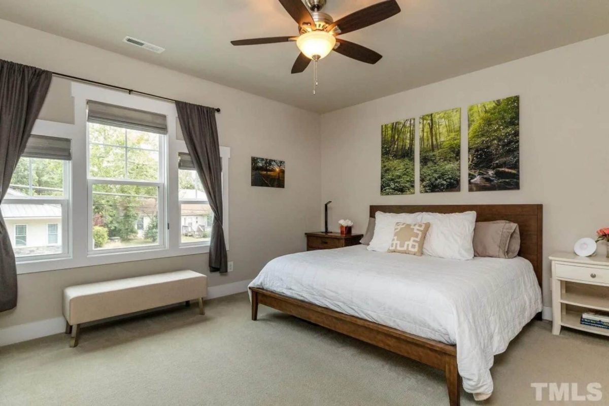 Modern Craftsman house Plan: Stunning Architecture & Floor Design