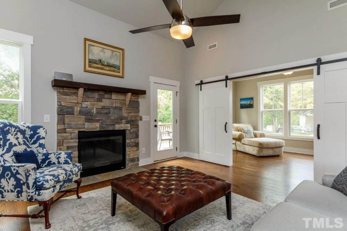 Modern Craftsman house Plan: Stunning Architecture & Floor Design