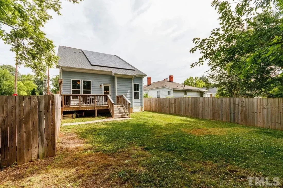 Modern Craftsman house Plan: Stunning Architecture & Floor Design