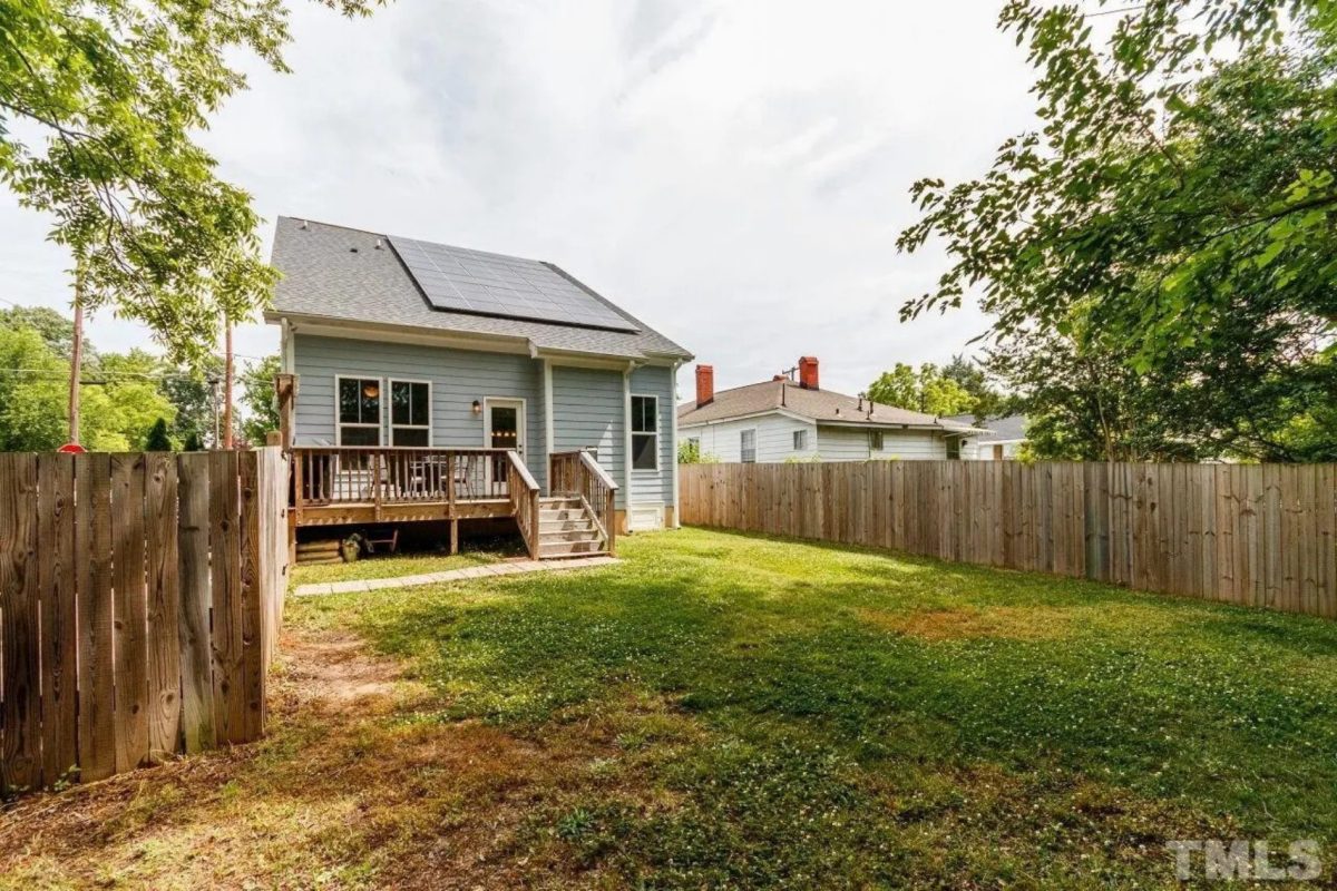 Modern Craftsman house Plan: Stunning Architecture & Floor Design