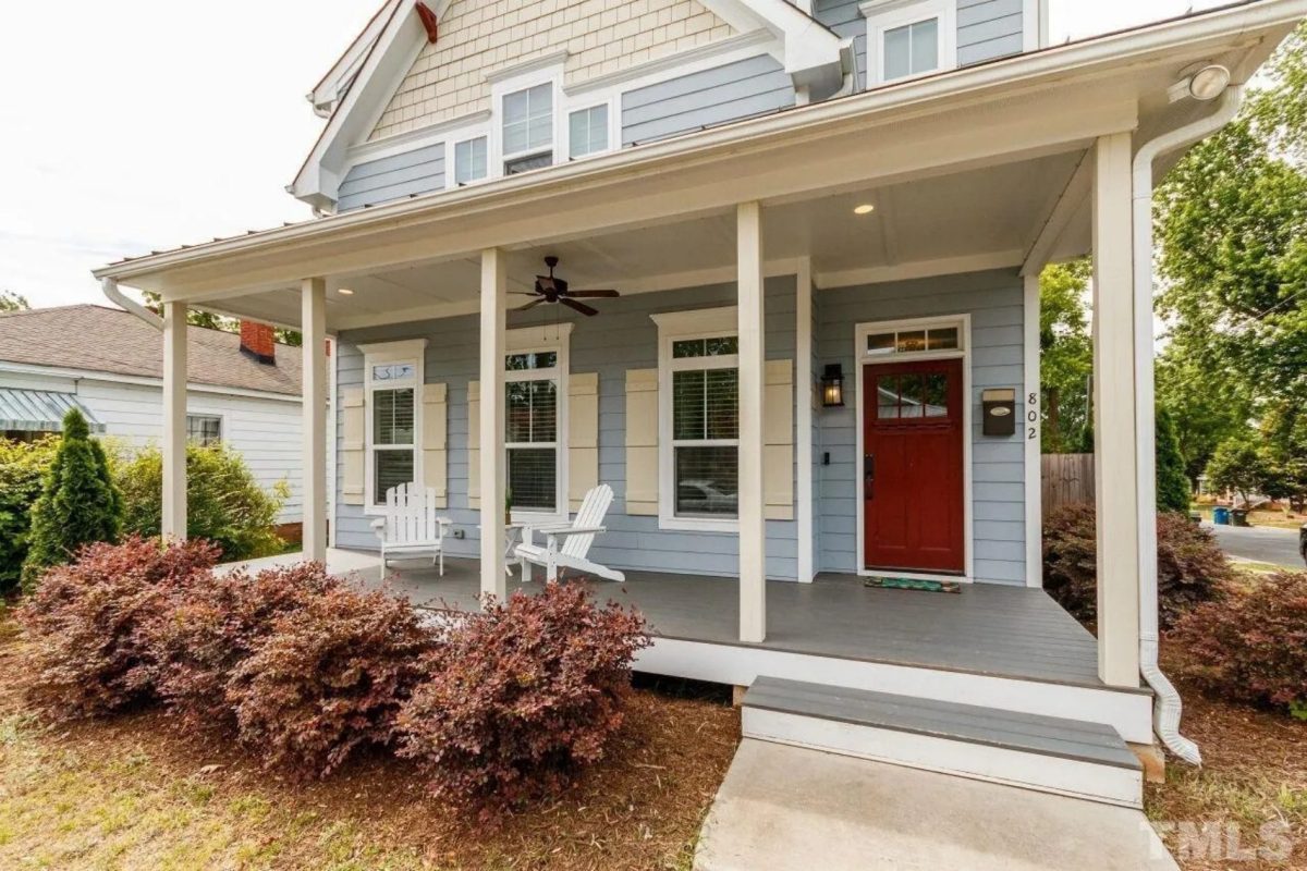 Modern Craftsman house Plan: Stunning Architecture & Floor Design