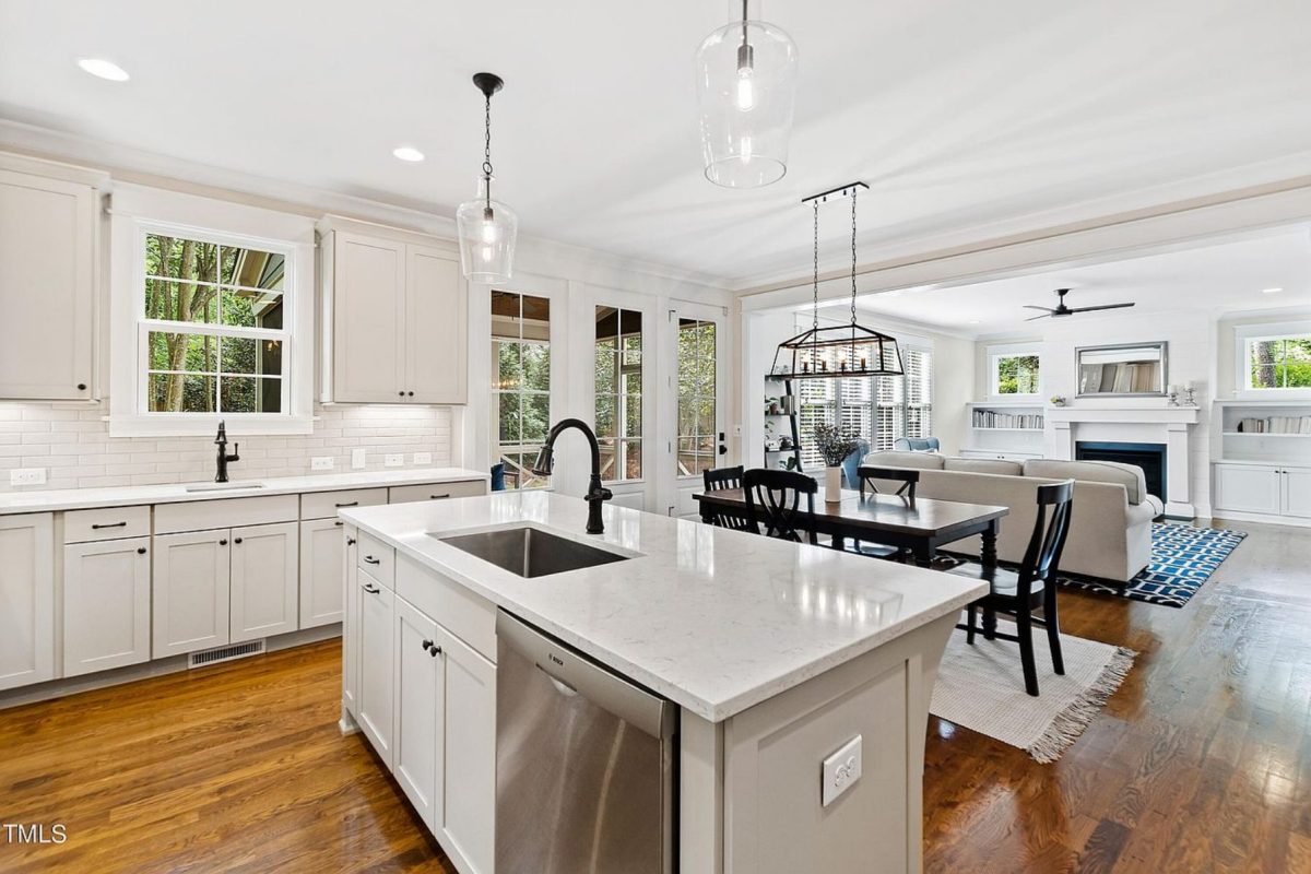 Craftsman house Plan with 2 Floors, 4 Bedrooms & CAD Designs