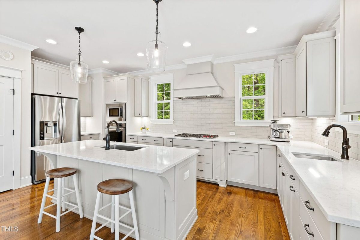 Craftsman house Plan with 2 Floors, 4 Bedrooms & CAD Designs