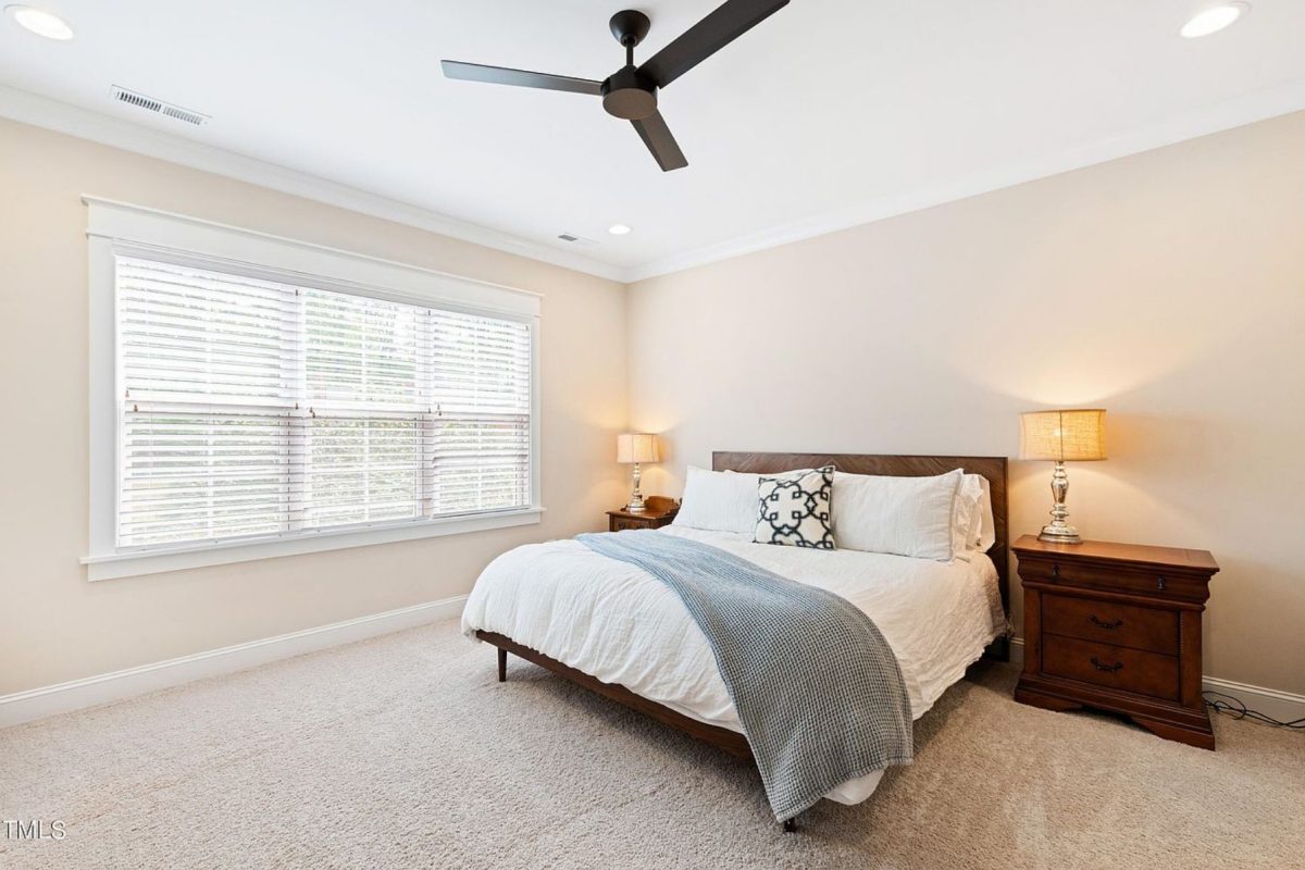 Craftsman house Plan with 2 Floors, 4 Bedrooms & CAD Designs