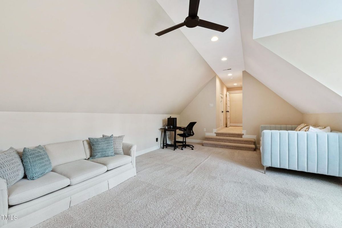 Craftsman house Plan with 2 Floors, 4 Bedrooms & CAD Designs