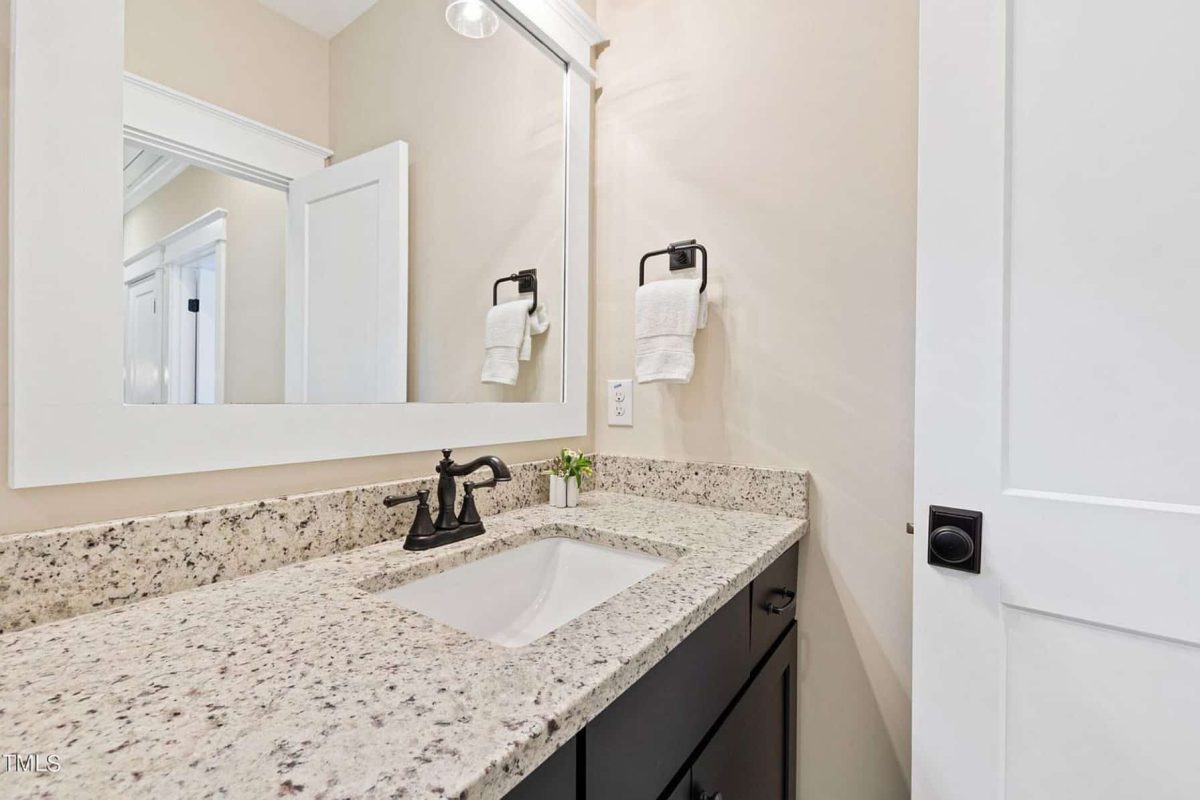 Craftsman house Plan with 2 Floors, 4 Bedrooms & CAD Designs